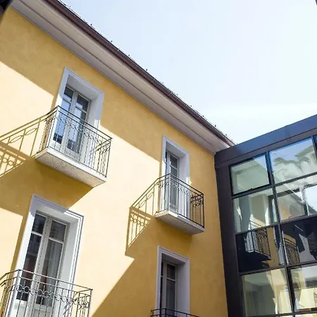 Domus Lägenhetshotell 4*