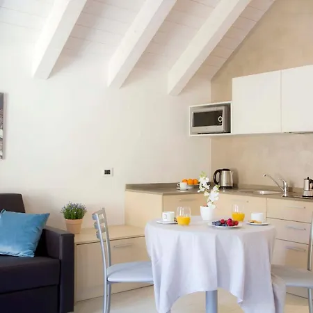 Domus 4*