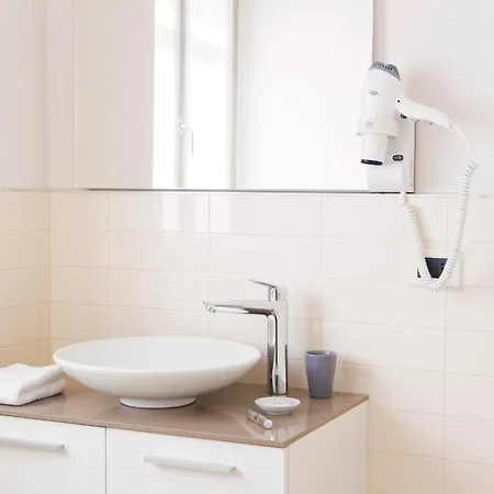 Domus Lägenhetshotell 4*