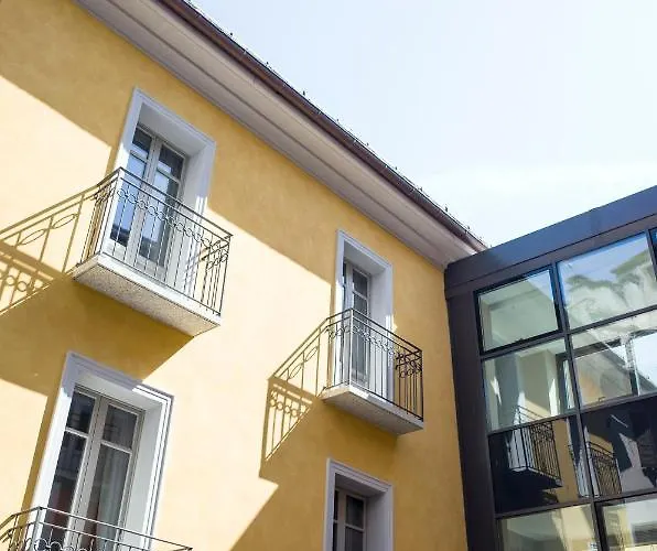 Domus Aparthotel 4*
