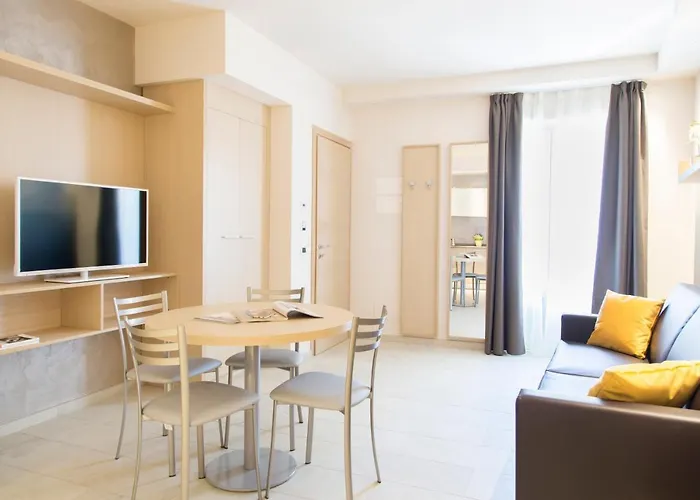 Domus Aparthotel 4*