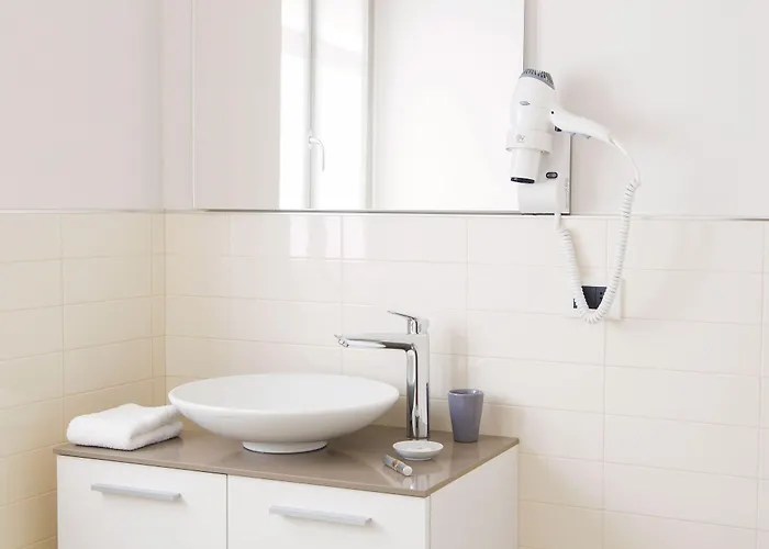 Domus Aparthotel 4*